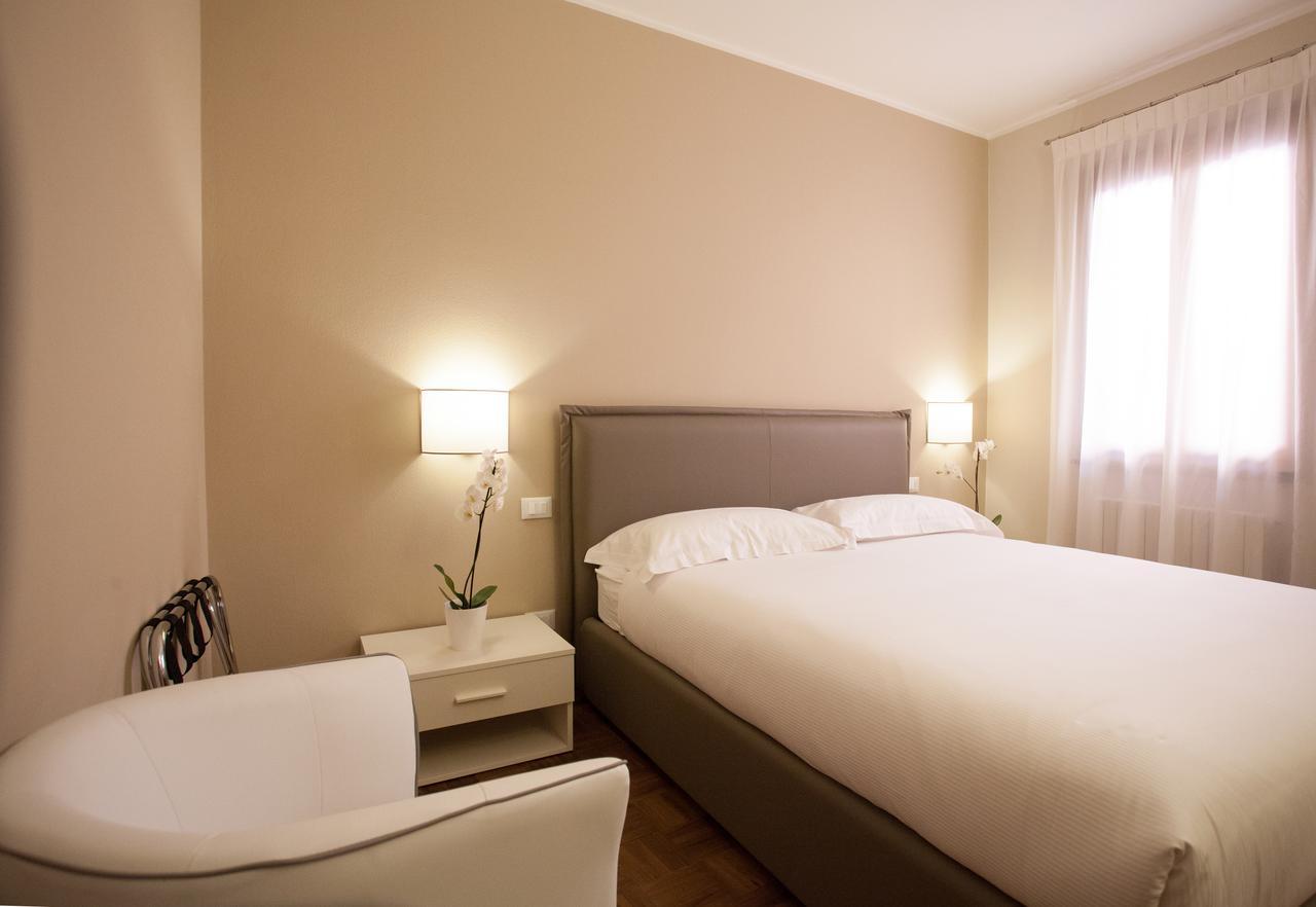 Residence "Le Casette" Pordenone Buitenkant foto
