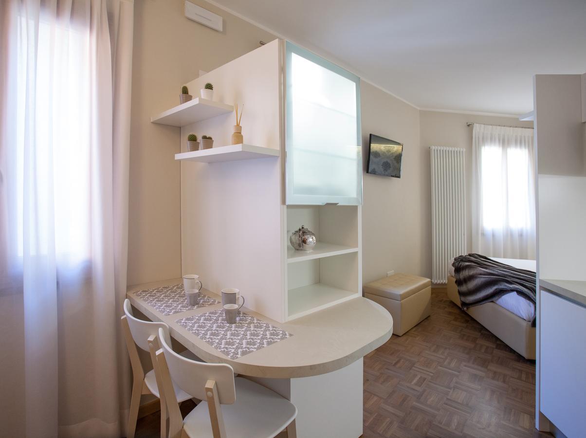 Residence "Le Casette" Pordenone Buitenkant foto
